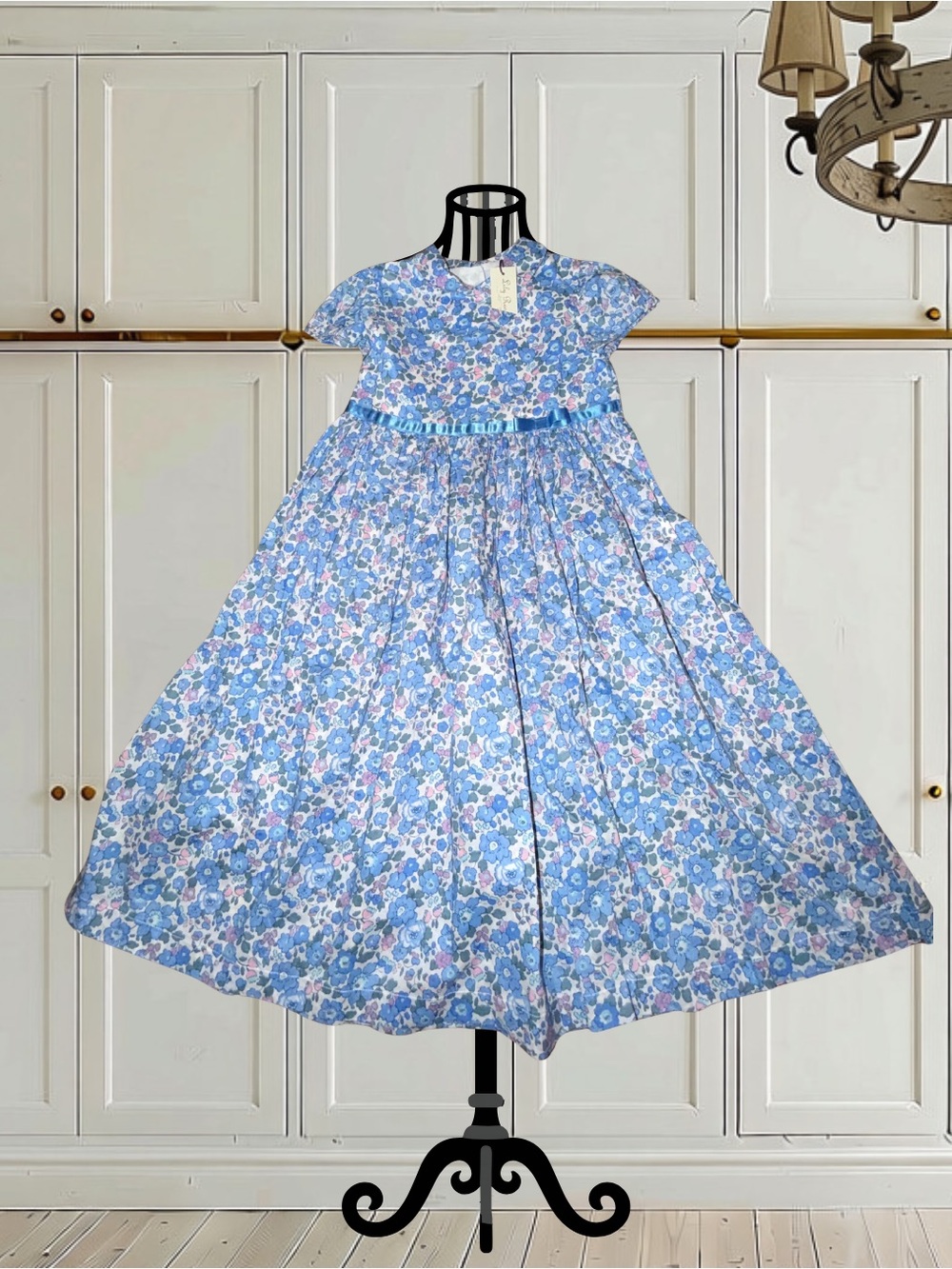 NWT Lily Rose Blue Floral Dress Size 6/7